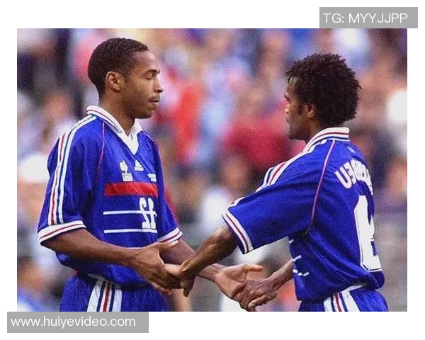 法国足球队历史上的十大传奇球星盘点与回顾 法国足球队历史上的十大传奇球星盘点与回顾